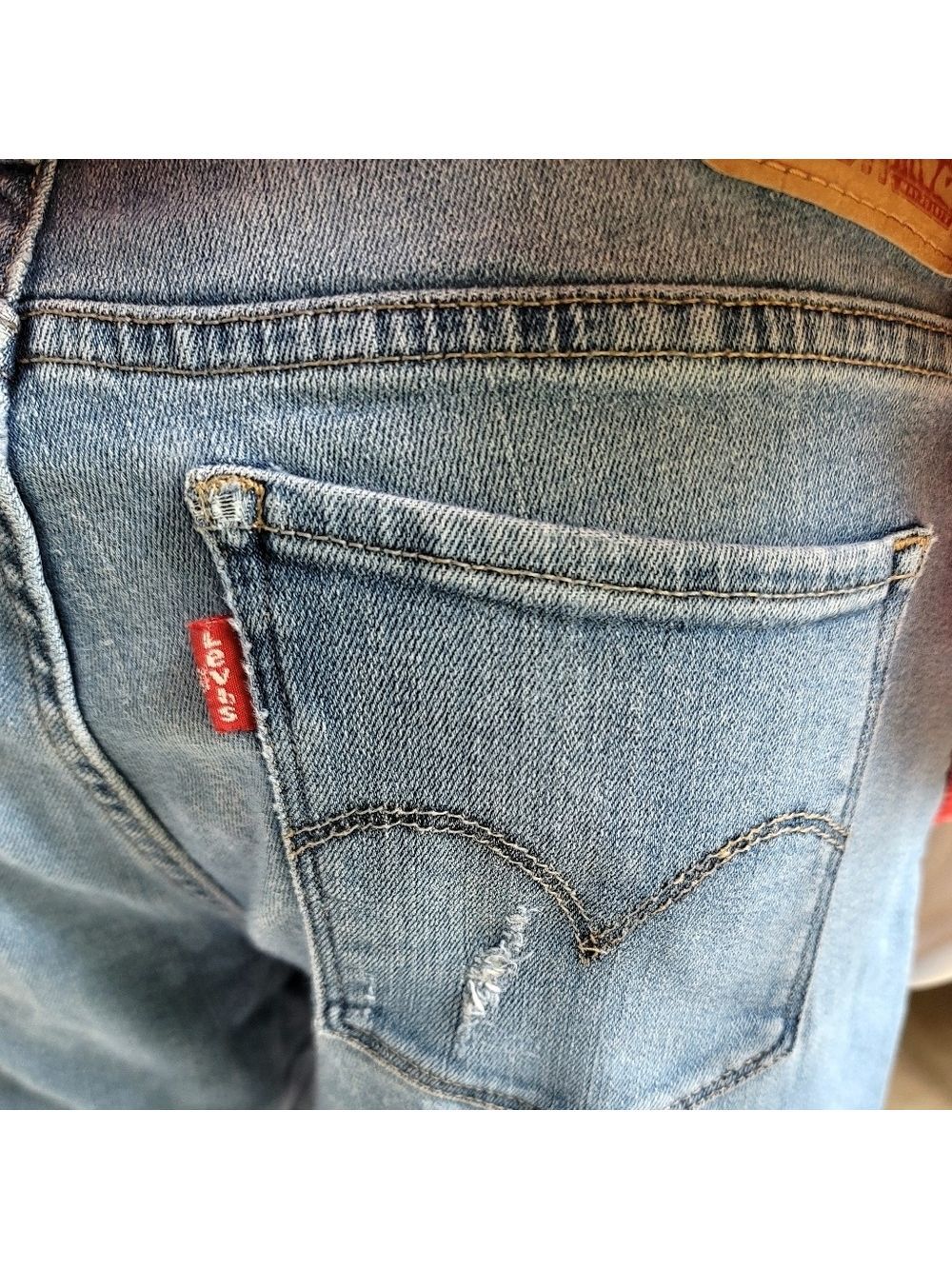 Levi's 711 Skinny Women's Ripped Denim Jeans Size 31